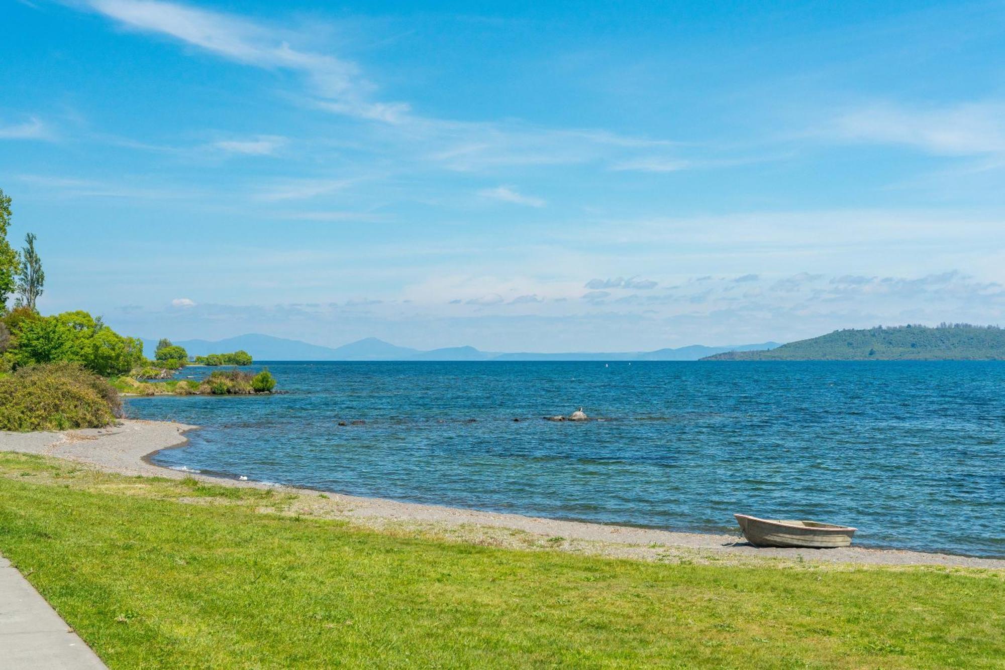Lakeview Cottage - Rainbow Point Holiday Home Lago Lago Taupo Exterior foto