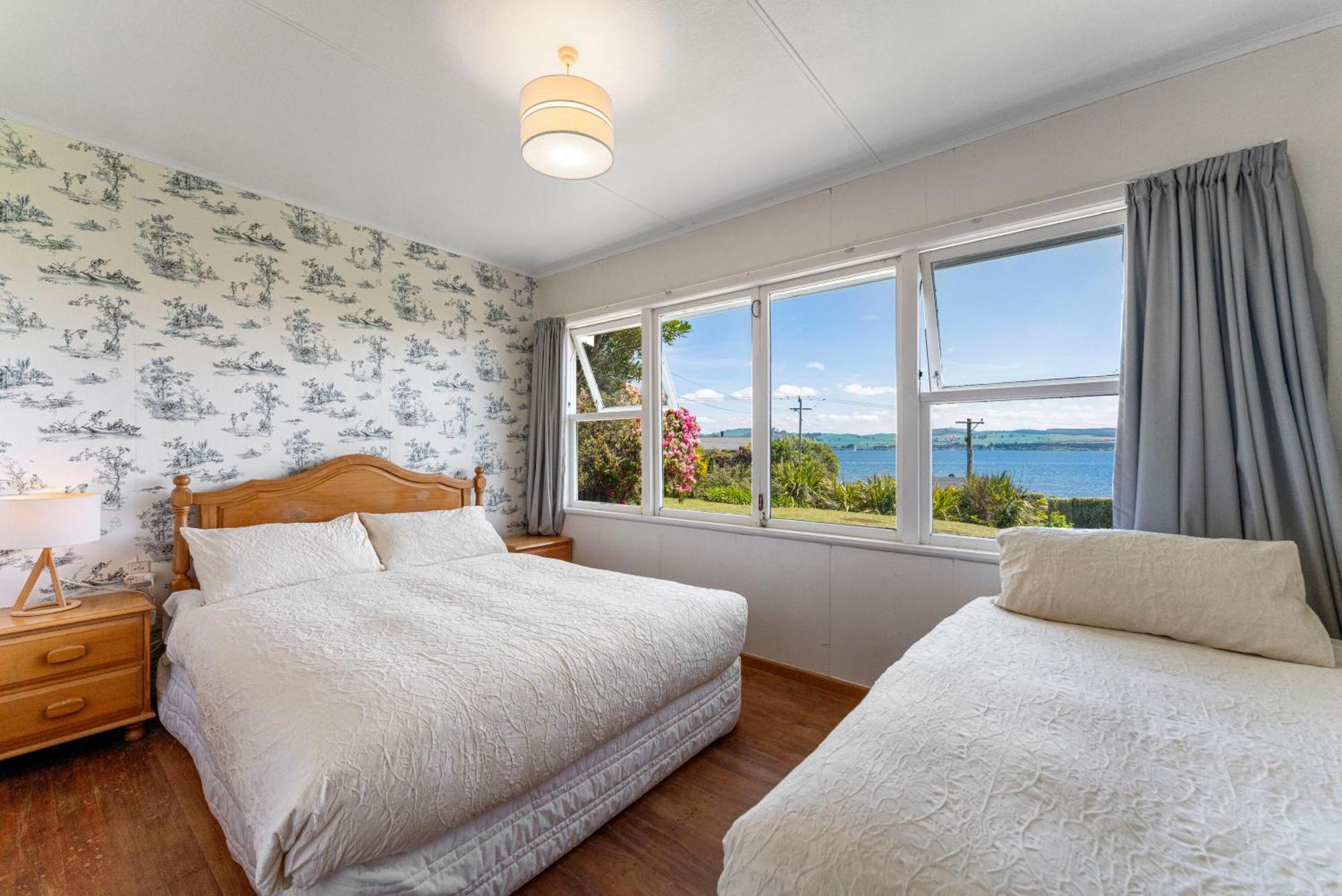 Lakeview Cottage - Rainbow Point Holiday Home Lago Lago Taupo Exterior foto